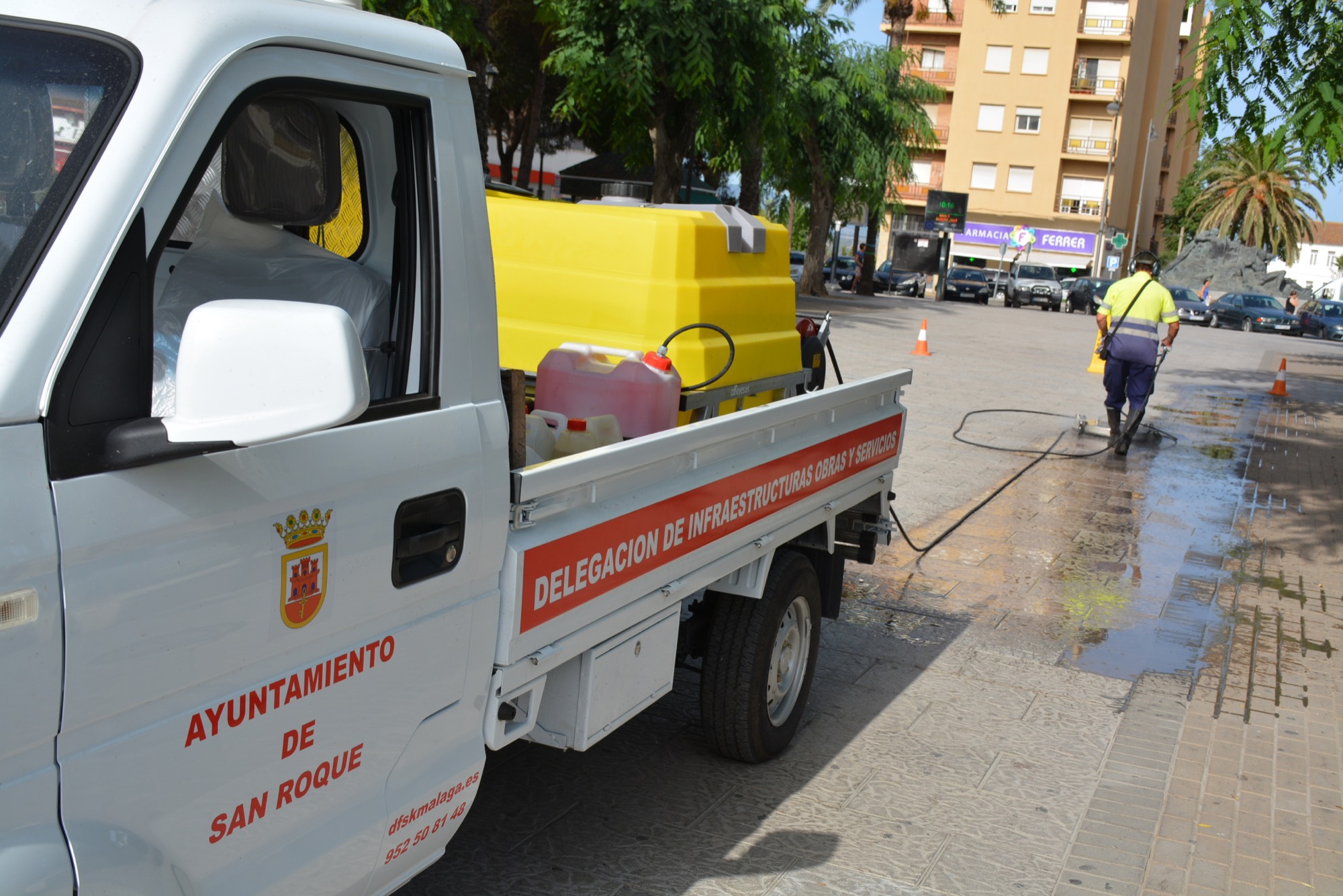 Limpieza de choque en la Alameda con nueva maquinaria especial San Roque